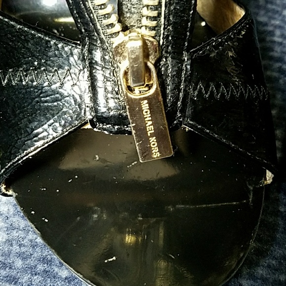 MICHAEL KORS Gold & Black Heels - Picture 2 of 7